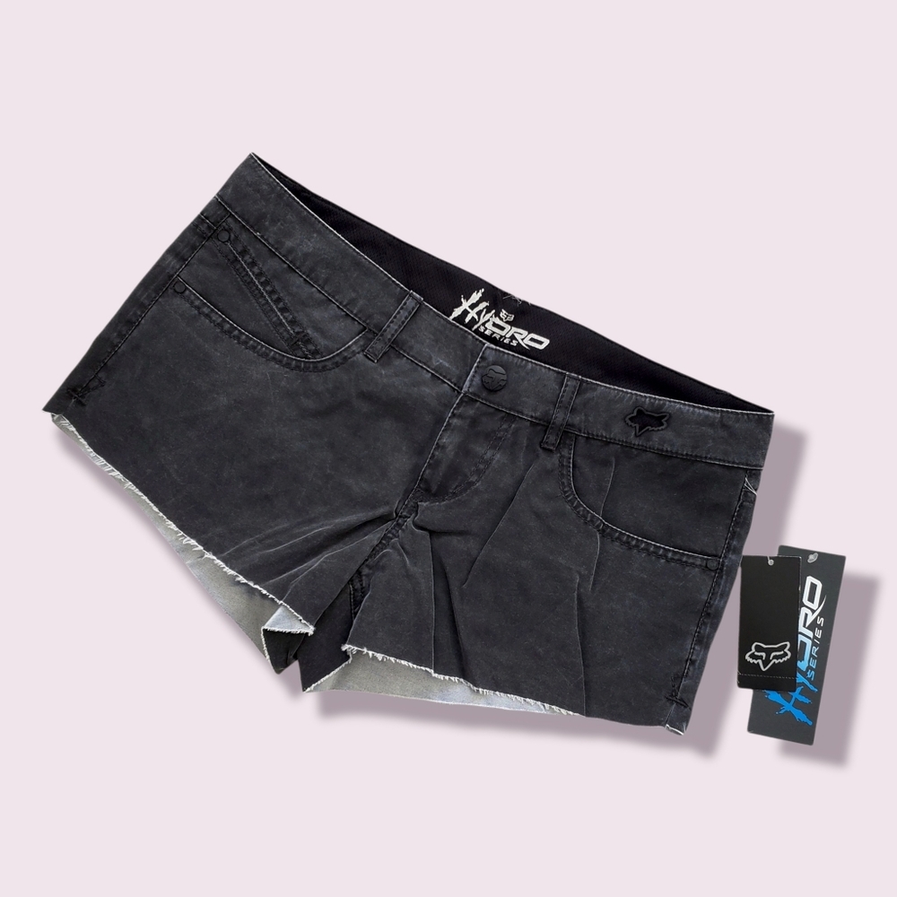 2/30$ - NWT - FOX RACING - Women's Boardie